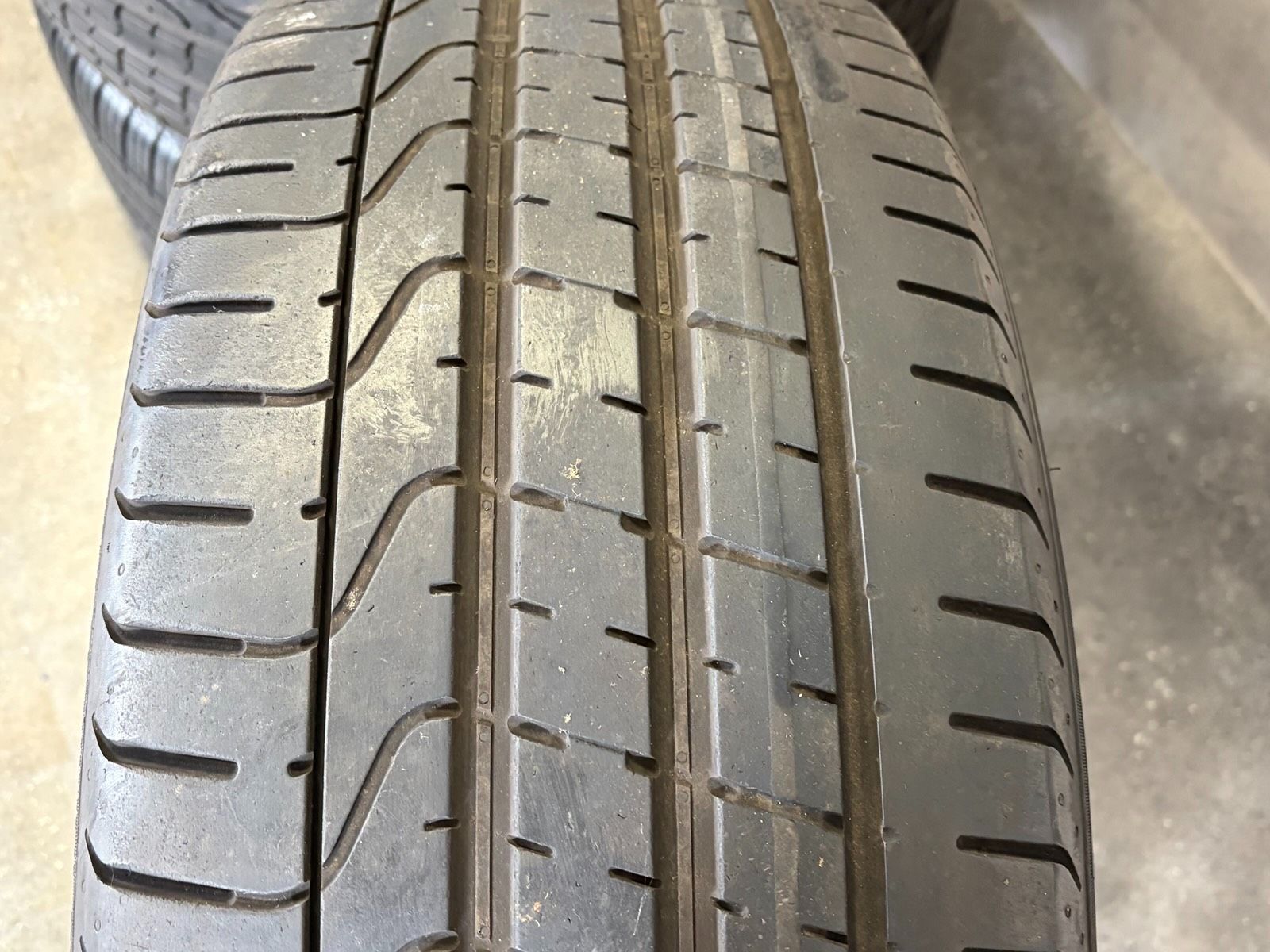 ORIGINAL 22 ZOLL LAMD ROVER VELAR SOMMERREIFEN J8A2-1007-TA