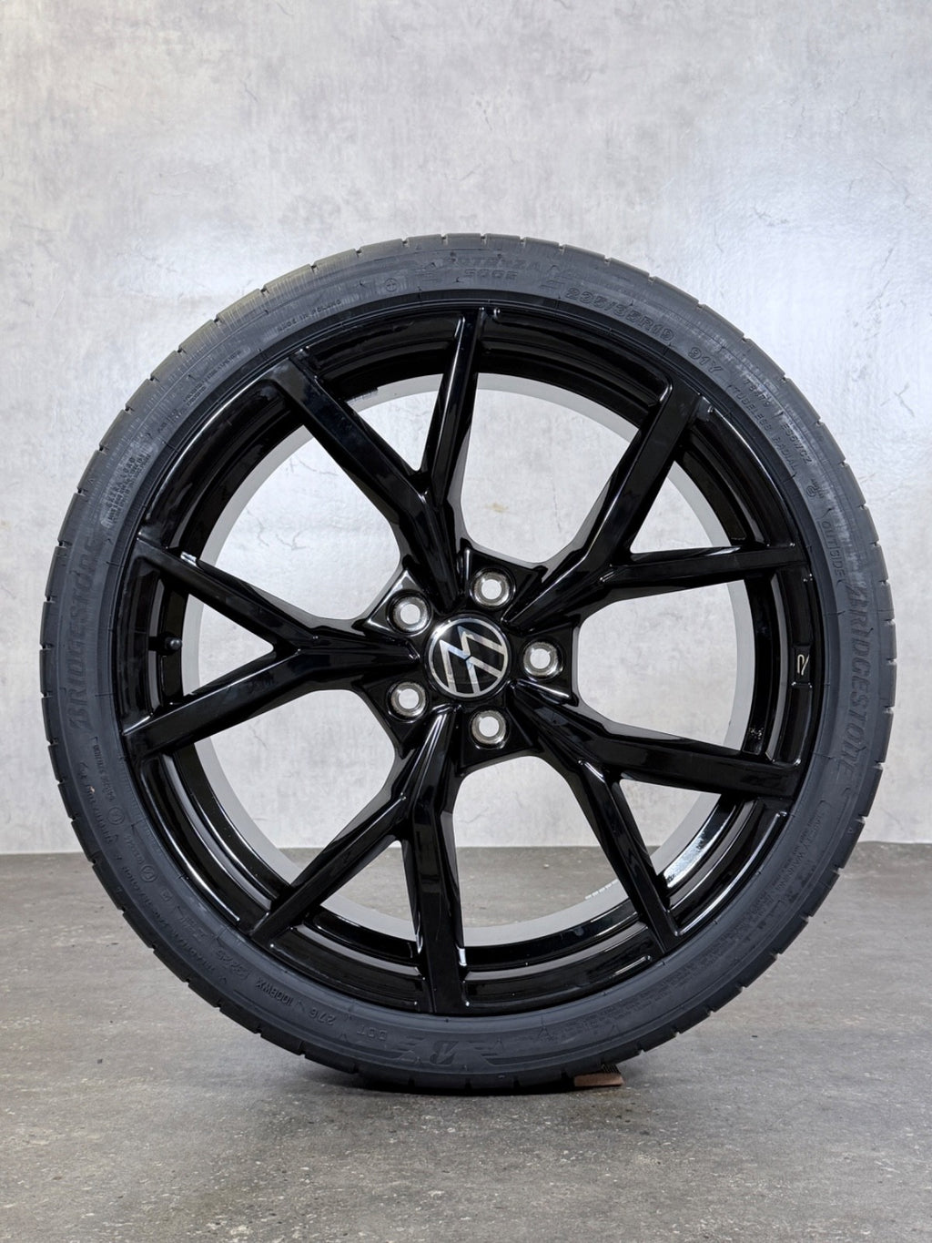 NEU 19 Zoll Golf 8 Sommerreifen VIII 5H0601025S Estoril R Line Felgen VW