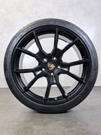 Porsche Taycan 9J1 21" GTS RS Spyder Design Felgen & Goodyear NF1 Reifen