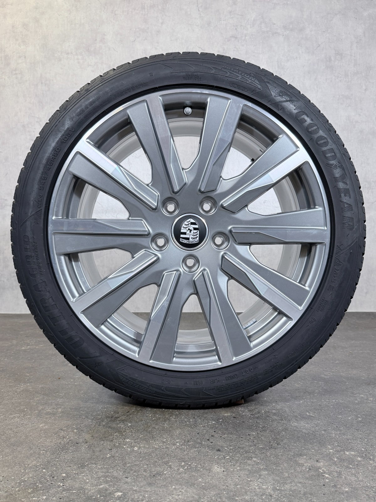 Original Porsche Taycan Turbo Tequipment 20 Zoll Alufelgen Winterreifen