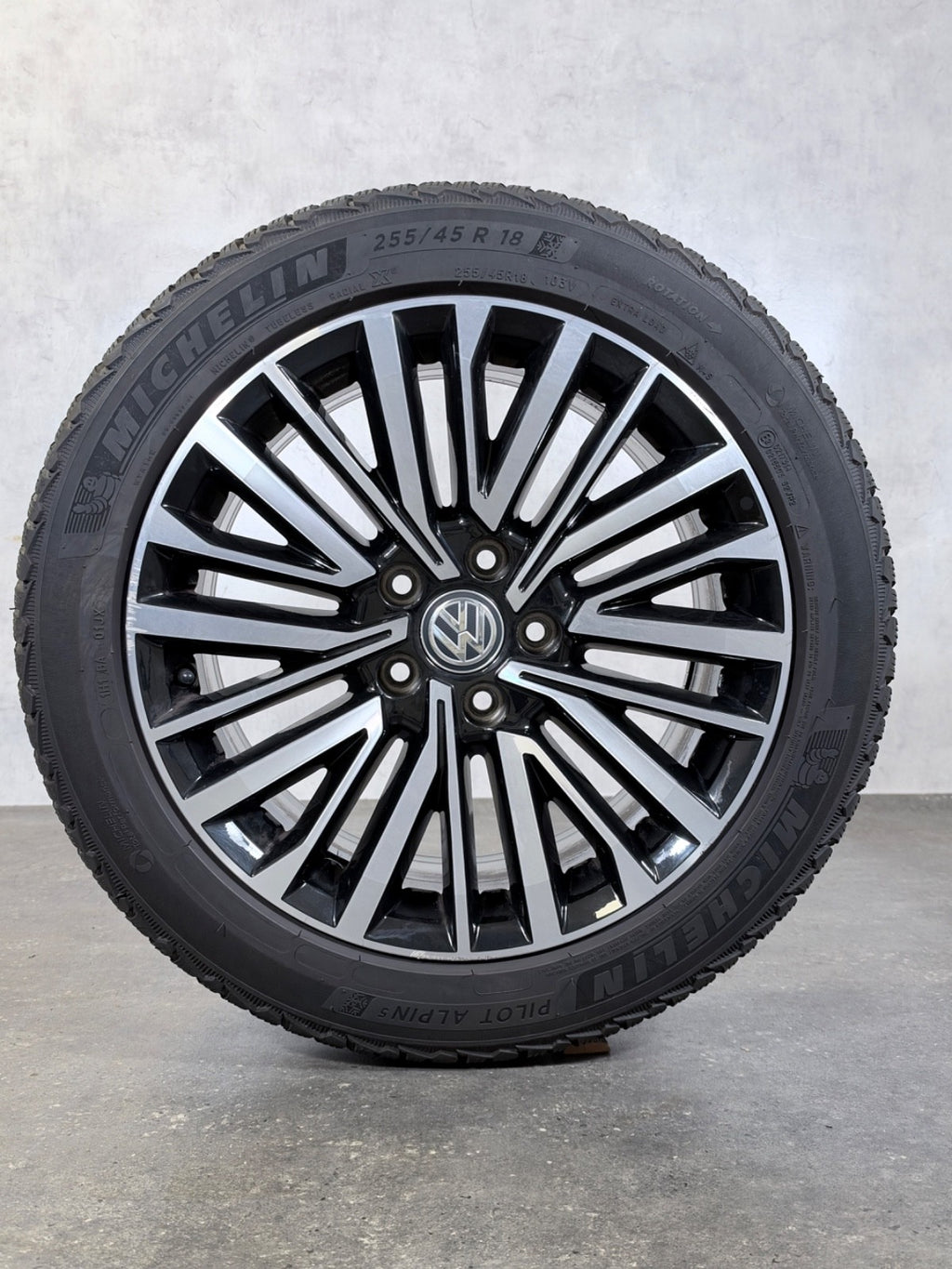 VW T5 T6 T6.1 Palmerston 18 Zoll Felgen Winterreifen Winterräder 7E0601025S