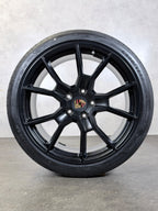 Porsche Taycan 9J1 21" GTS RS Spyder Design Felgen & Goodyear NF1 Reifen