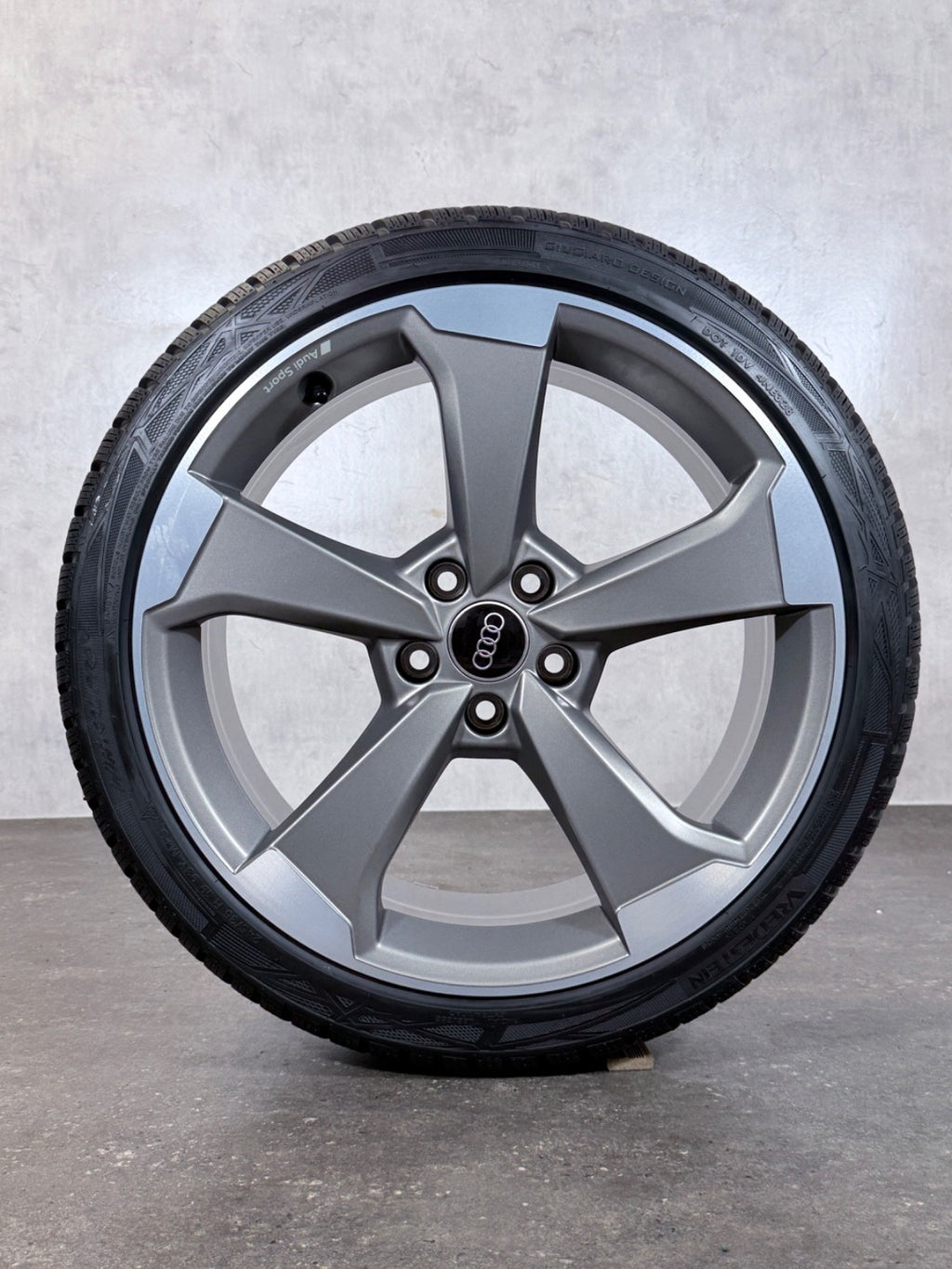 Original Audi A4 S4 8W B9 19 Zoll ROTOR Alu-Felgen Winterräder Winterreifen 8W0