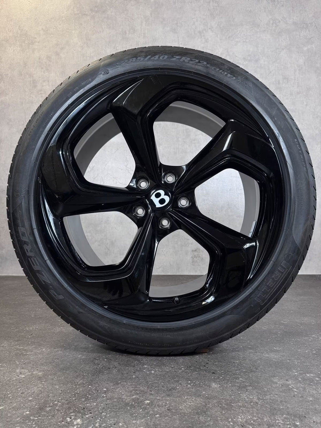 22 Zoll original Bentley Bentayga 4V1 Alufelgen 36A601025BT 36A601025CA Sommer