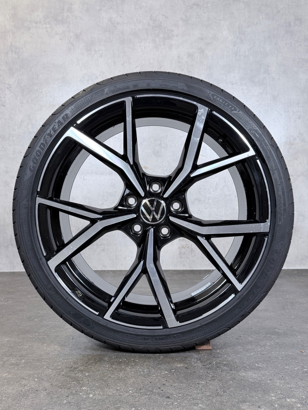 19 Zoll ORIGINAL VW Golf 8 VIII GTI GTD SOMMERRÄDER 5H0601025S