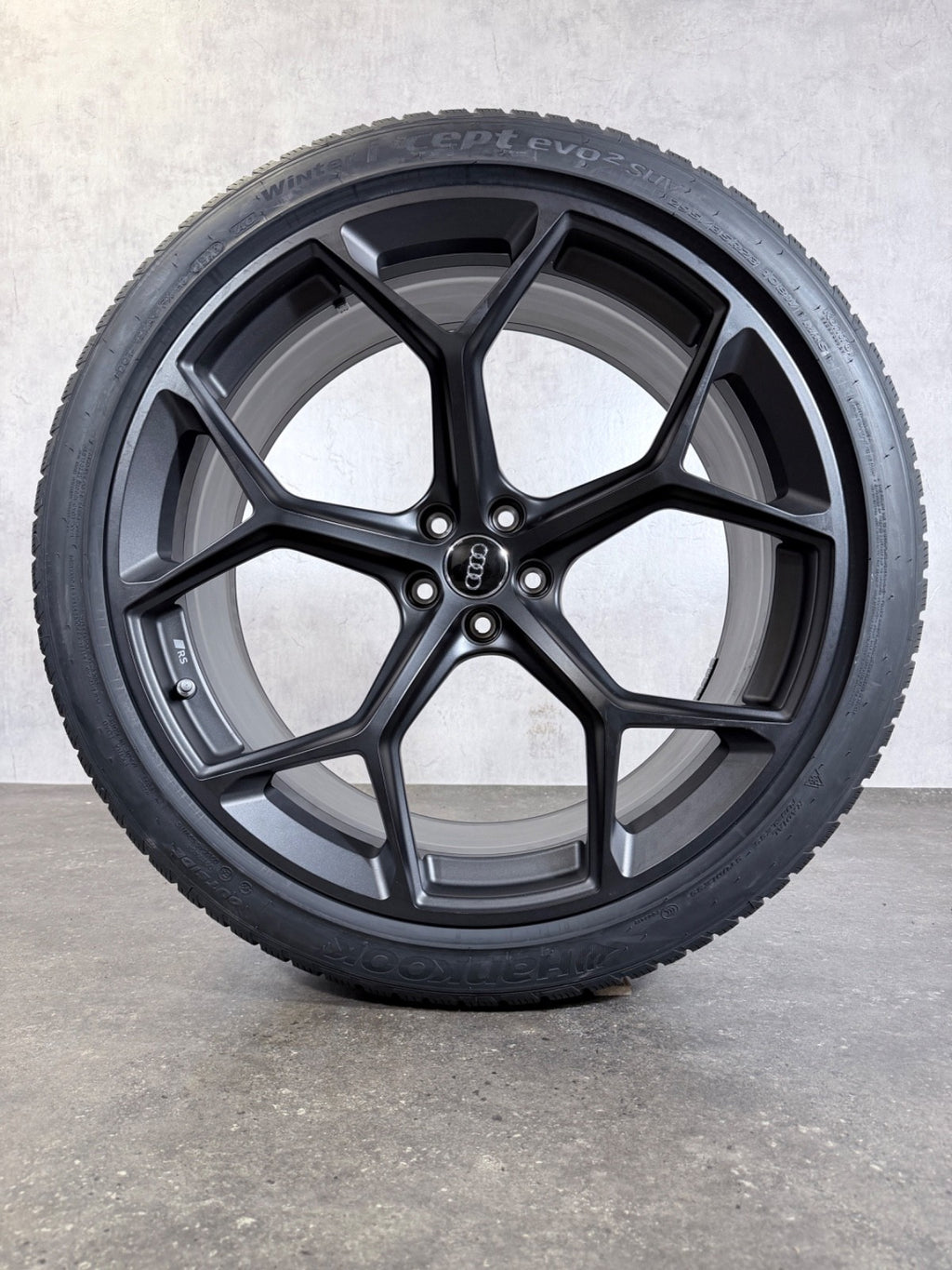 Audi RSQ8 RS Q8 23 Zoll Felgen Winterreifen Winterräder original  neu Performanc