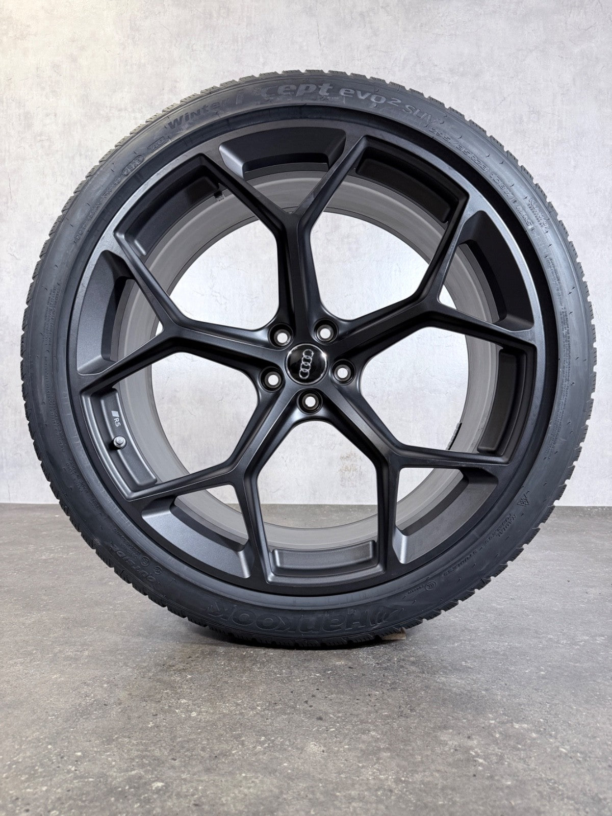 Audi RSQ8 RS Q8 23 Zoll Felgen Winterreifen Winterräder original  neu Performanc