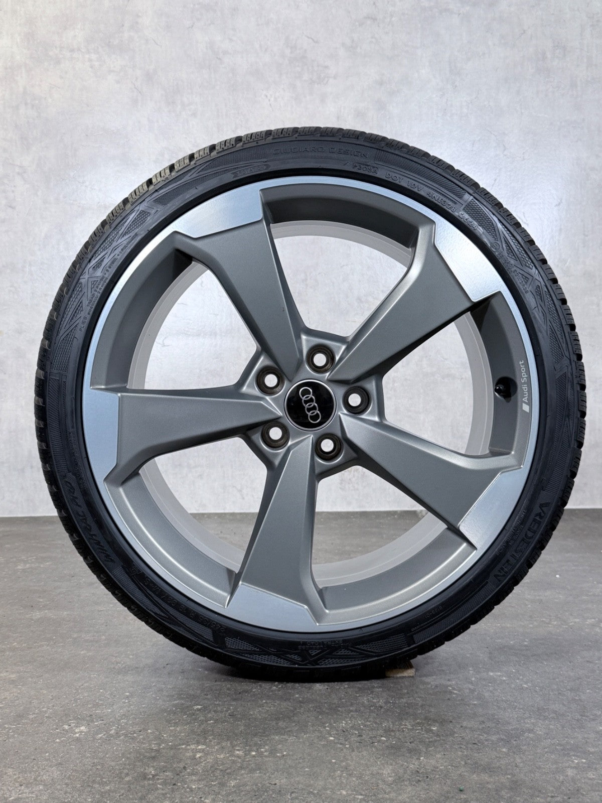 Original Audi A4 S4 8W B9 19 Zoll ROTOR Alu-Felgen Winterräder Winterreifen 8W0