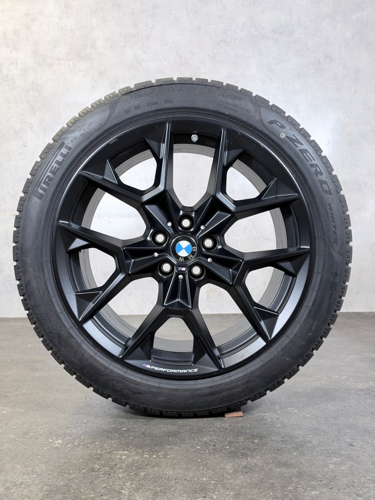 BMW 5er i5 Winterräder 19 Zoll G60 G61 Felgen Styling 942 M 5A324F4 schwarz