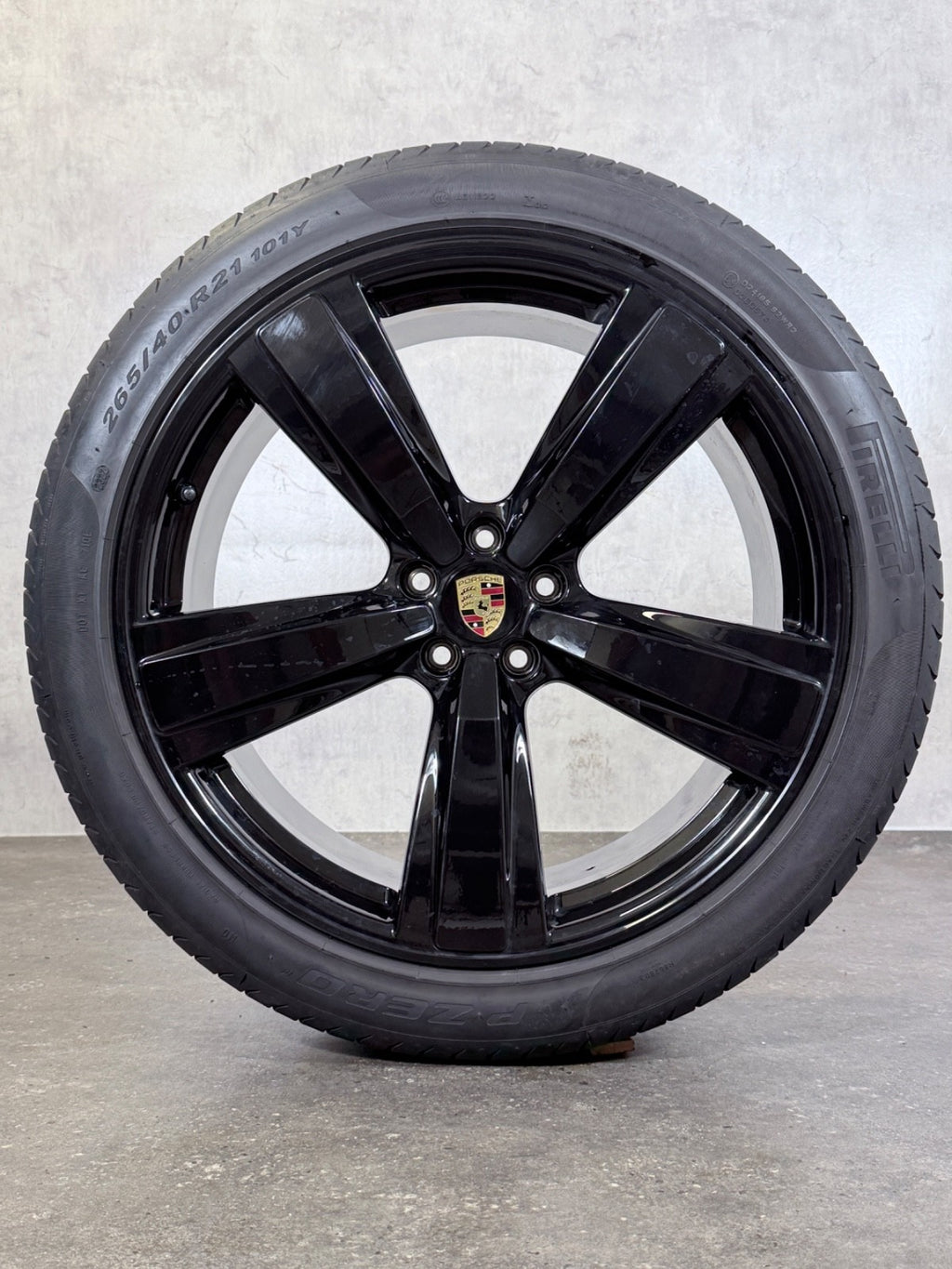 Porsche Macan III 95B 21 Zoll Felgen Sommerreifen Sommerräder original