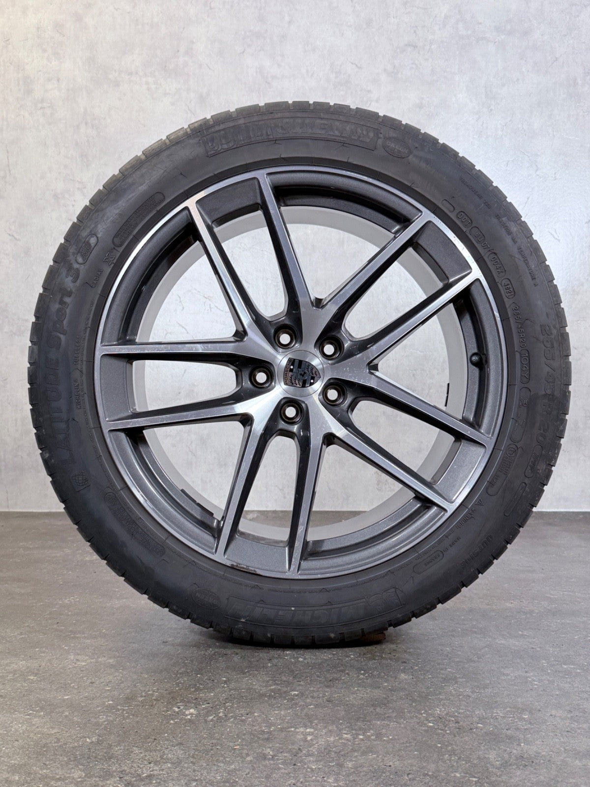 Porsche Macan III 95B 20 Zoll Felgen Sommerreifen Sommerräder original