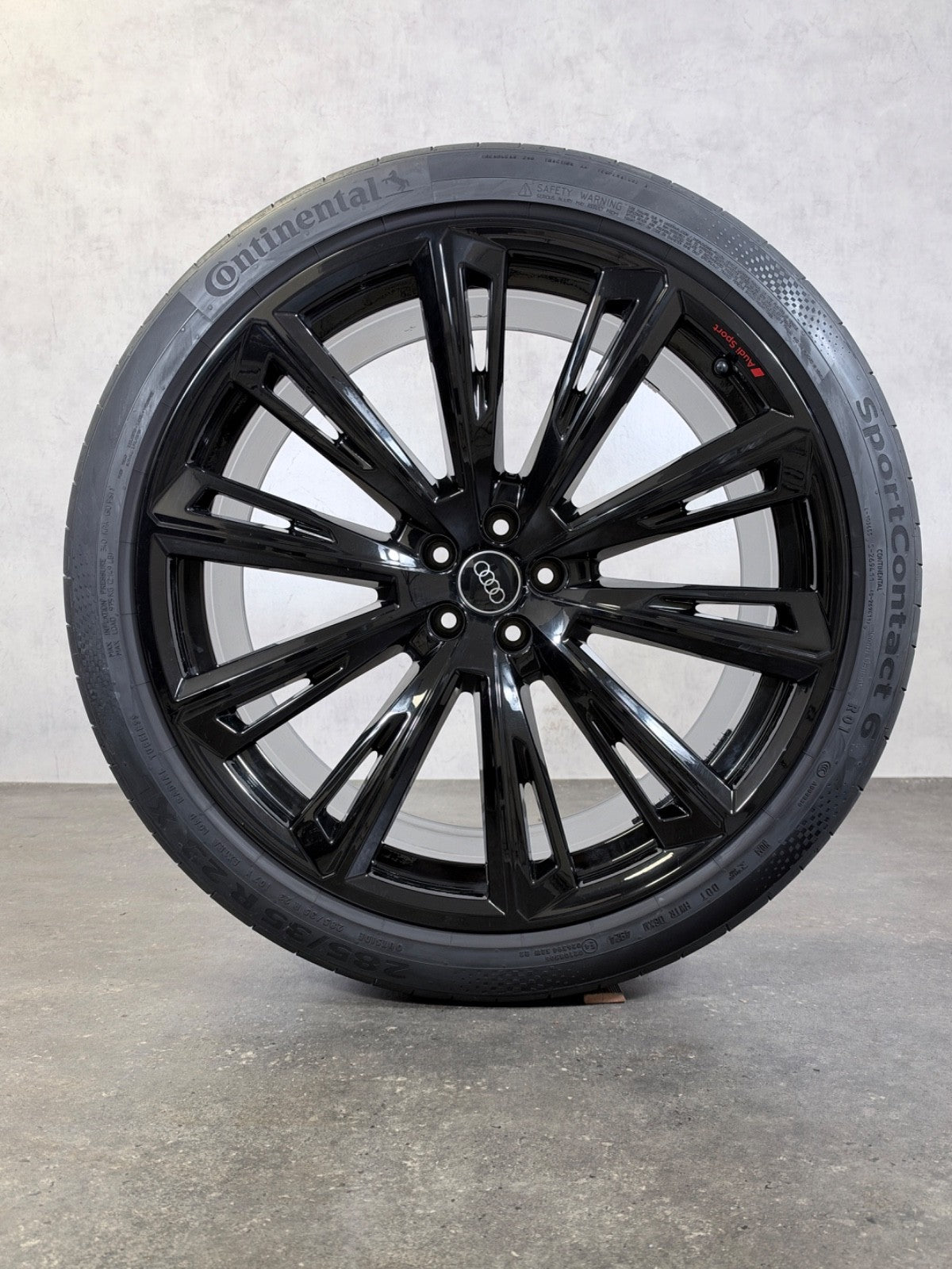 Audi Q8 SQ8 Felgen 23 Zoll 4M8 Sommerräder Trapezoid 4M8601025R schwarz glanz