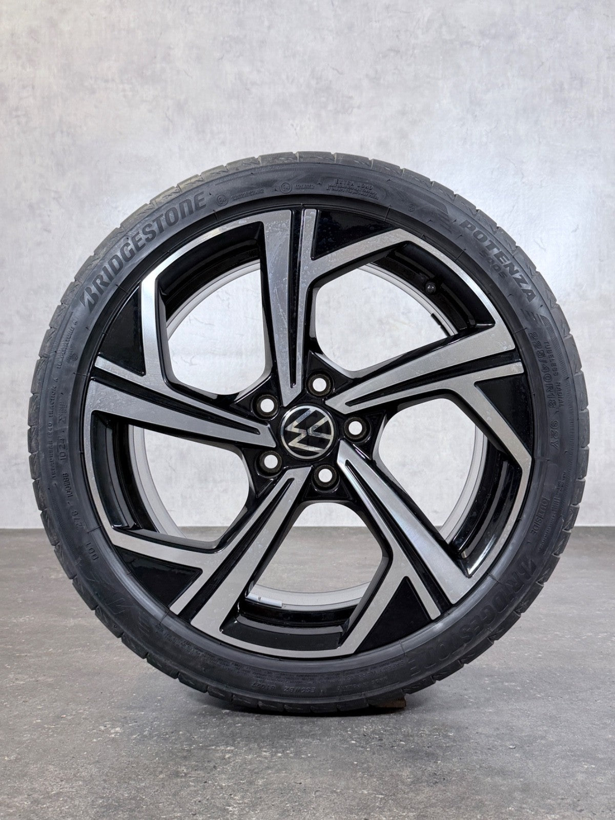 18 Zoll Sommerräder Jerez original VW Golf VIII 8 5H0601025Q GTI R Sommerreifen