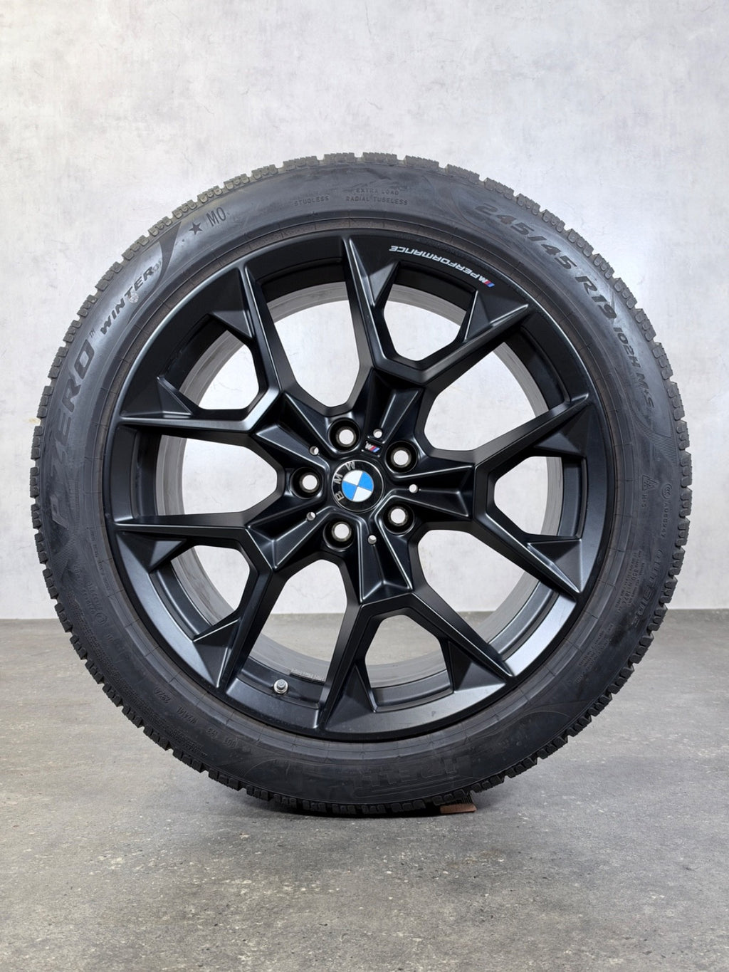 BMW 5er i5 Winterräder 19 Zoll G60 G61 Felgen Styling 942 M 5A324F4 schwarz