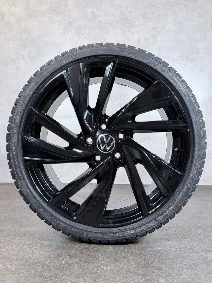 19 Zoll VW Golf 8 GTI GTD Adelaide Winterräder 5H0601025R Original