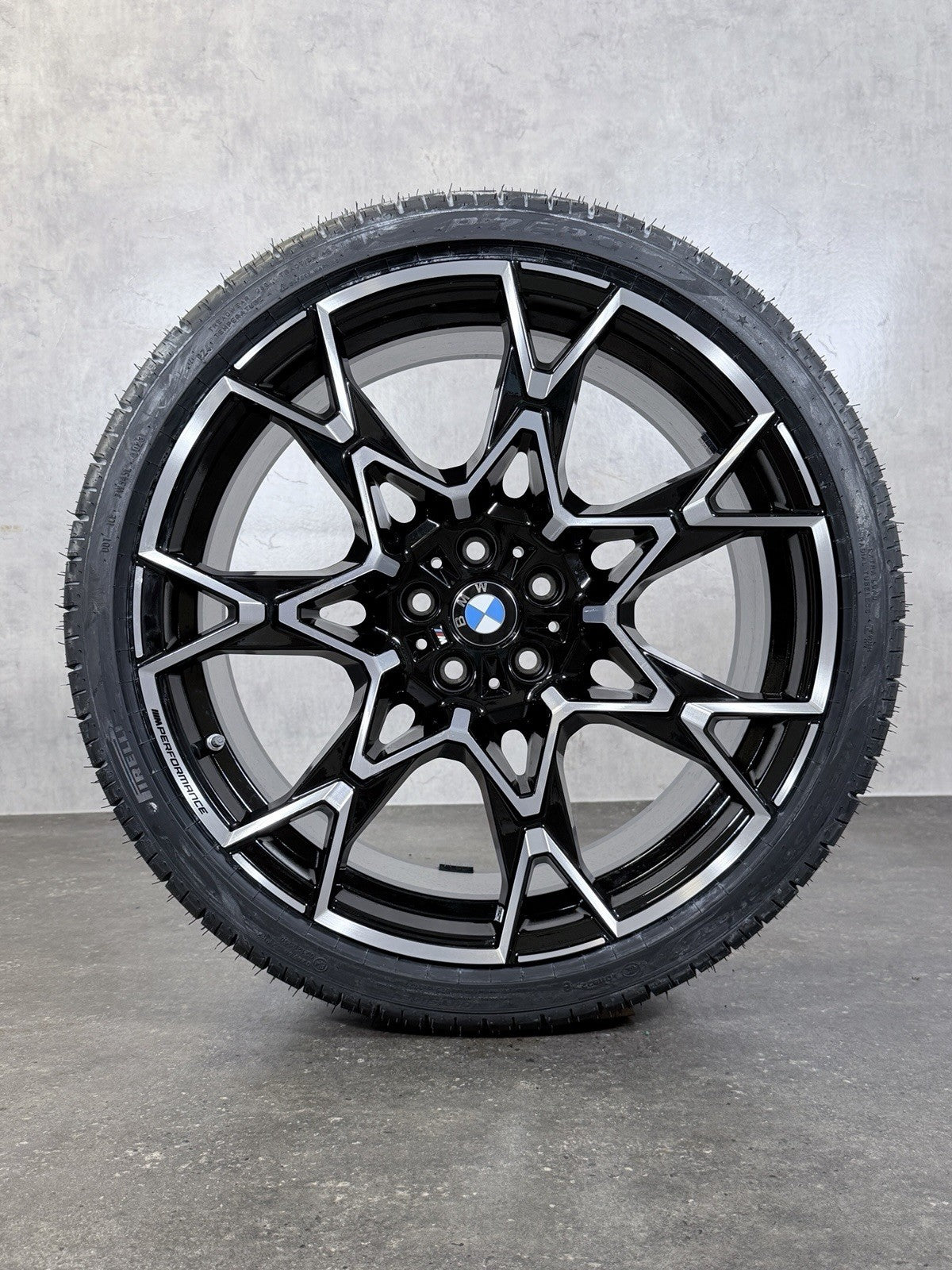 Neu Original BMW i5 G60 G61 Sommerräder 21 Zoll 943 M Y-Speiche 5A324F8