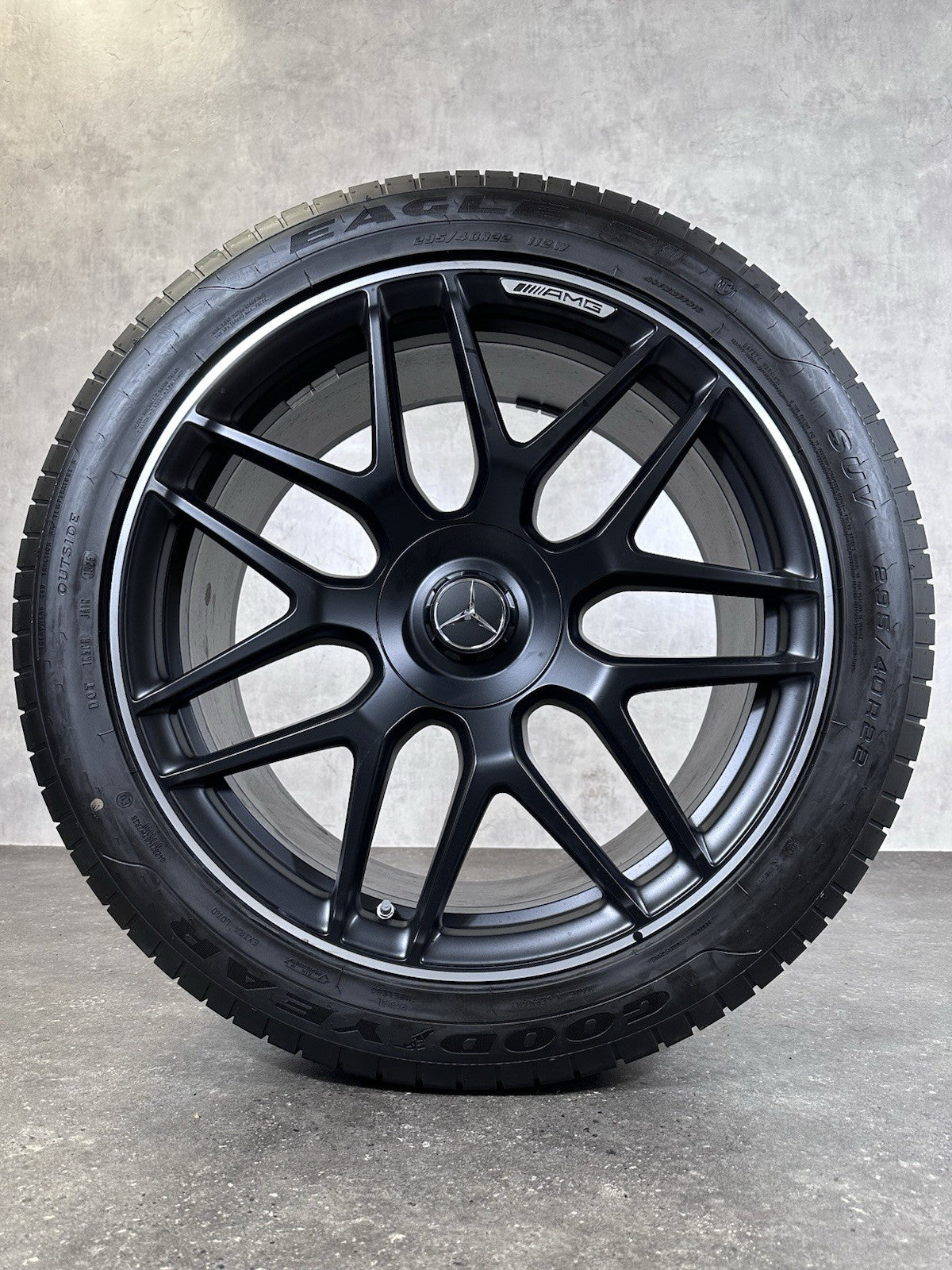 Mercedes G63 22 Zoll Schwarz Matt AMG Räder Kreuz wie neu w465 W463 Sommerräder