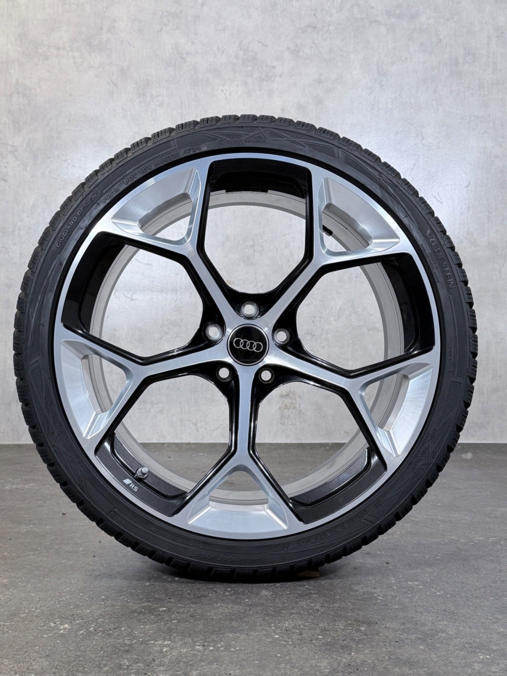 Audi RS4 RS5 Felgen 20 Zoll B9 8W F5 Winterräder 8W0601025GJ schwarz glanz