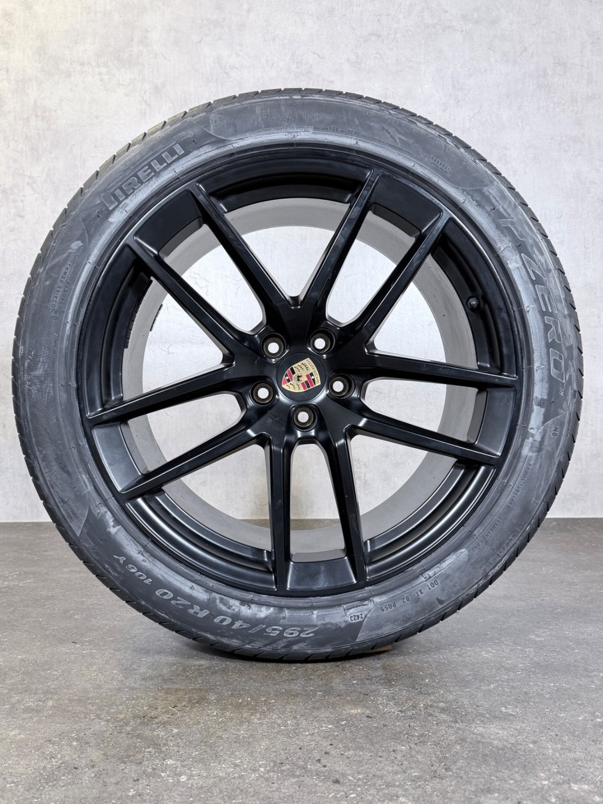 Porsche Macan III 95B 20 Zoll Felgen Sommerreifen Sommerräder original neu