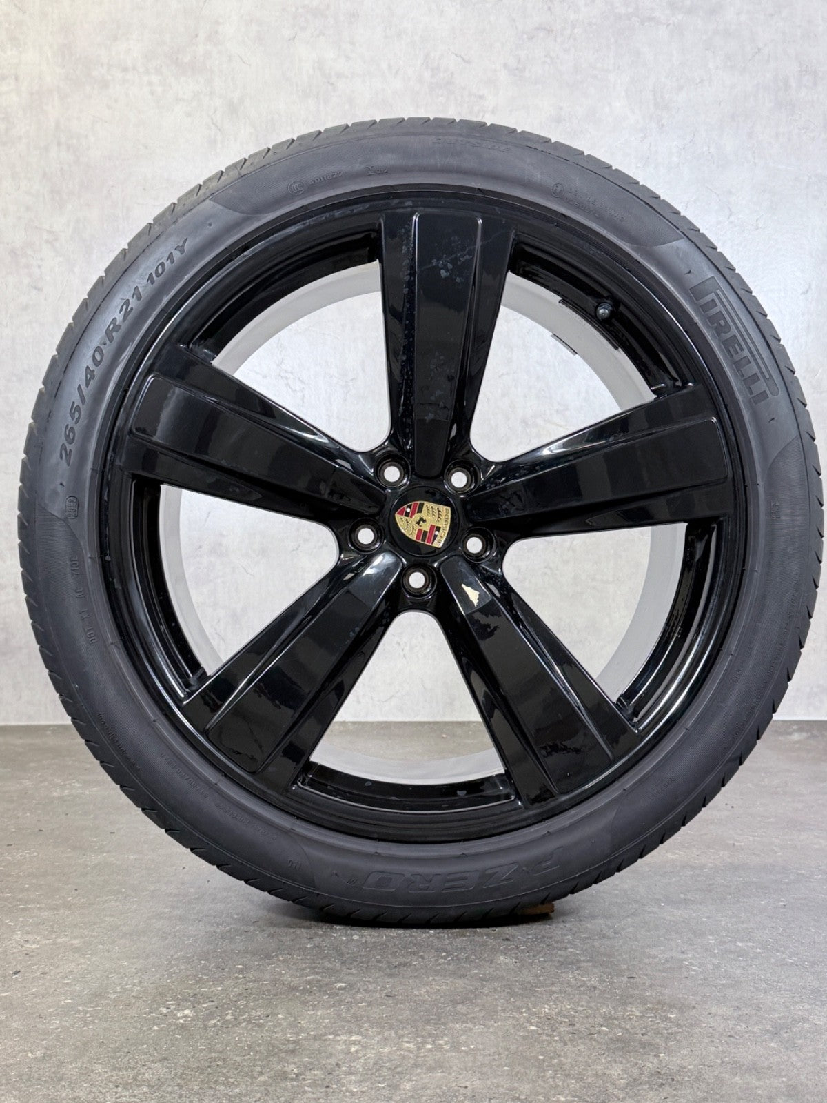 Porsche Macan III 95B 21 Zoll Felgen Sommerreifen Sommerräder original