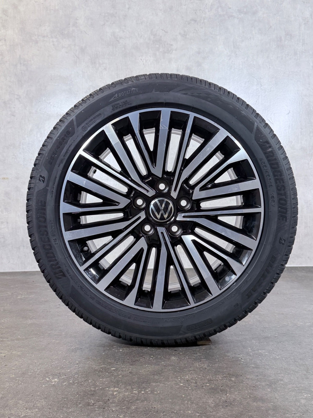 VW T5 T6 T6.1 Palmerston 18 Zoll Felgen Winterreifen Winterräder 7E0601025S