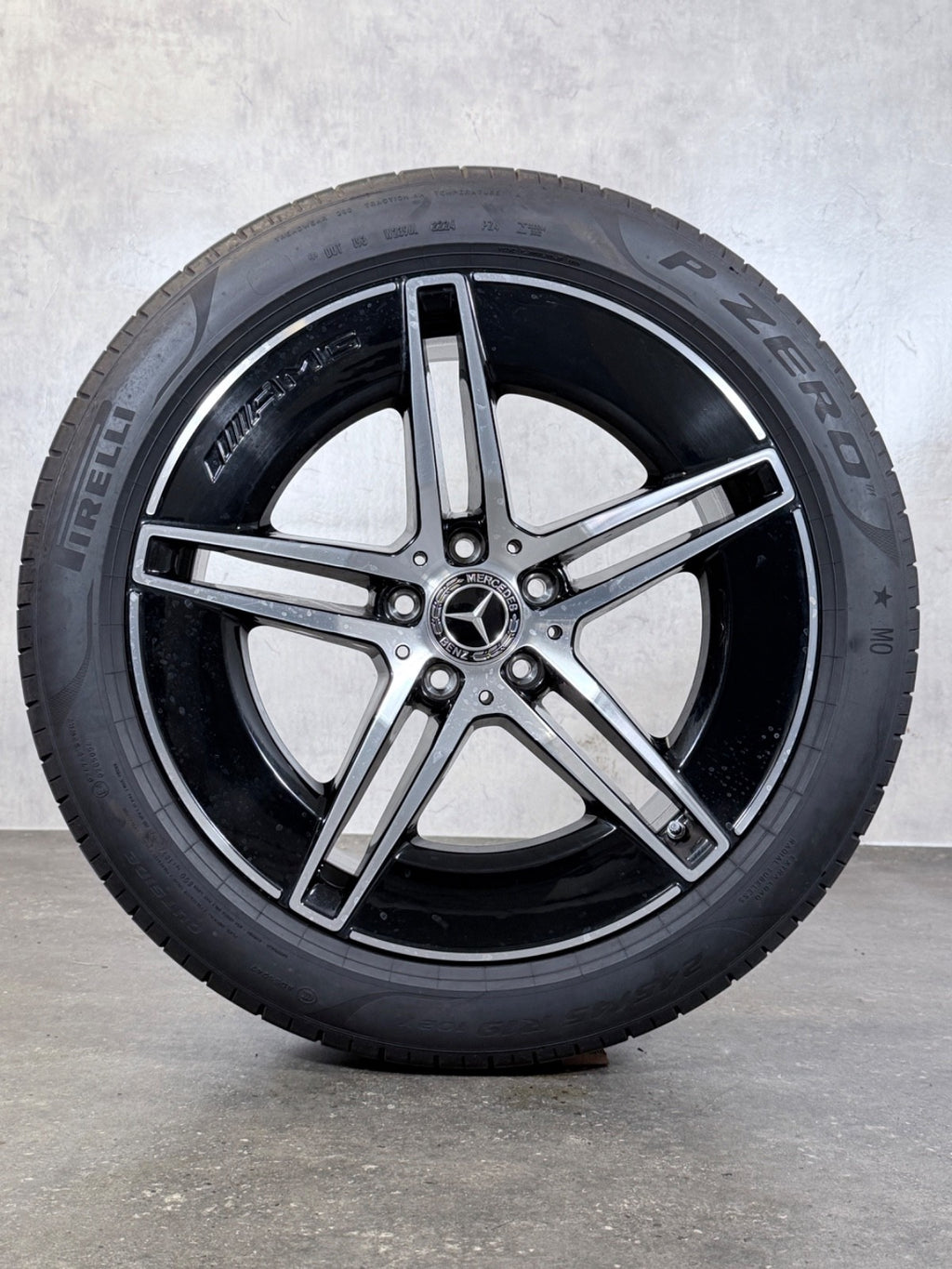Original Mercedes E-Klasse W214 S214 19 Zoll Felgen Sommerreifen 245/45 275/40