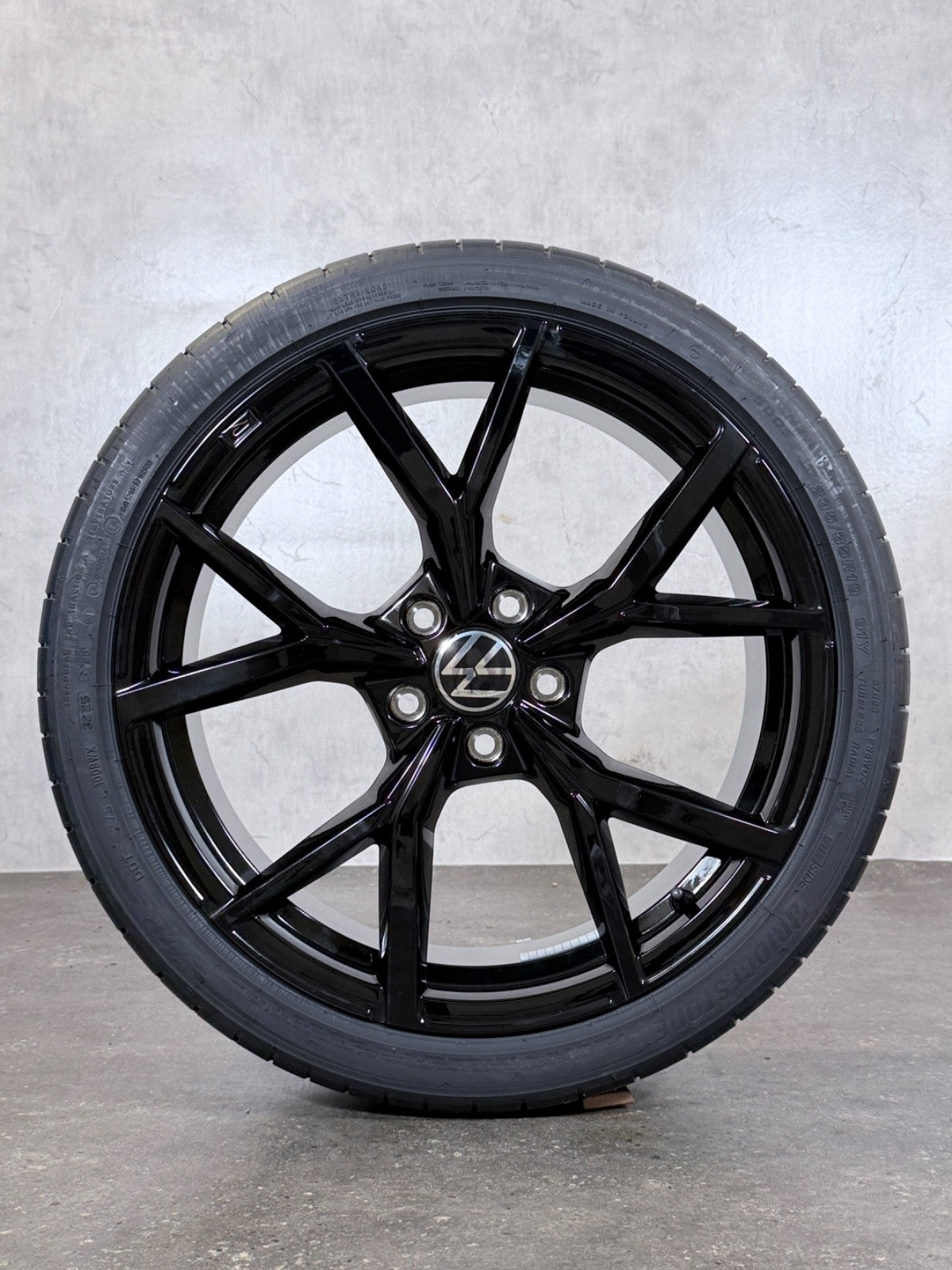 NEU 19 Zoll Golf 8 Sommerreifen VIII 5H0601025S Estoril R Line Felgen VW