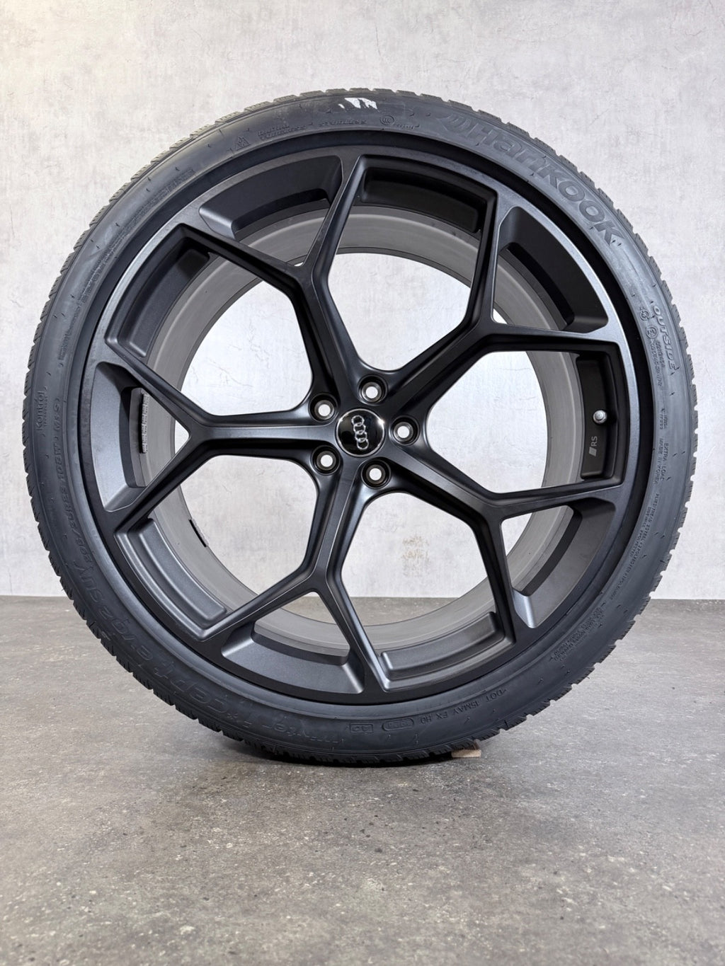 Audi RSQ8 RS Q8 23 Zoll Felgen Winterreifen Winterräder original  neu Performanc