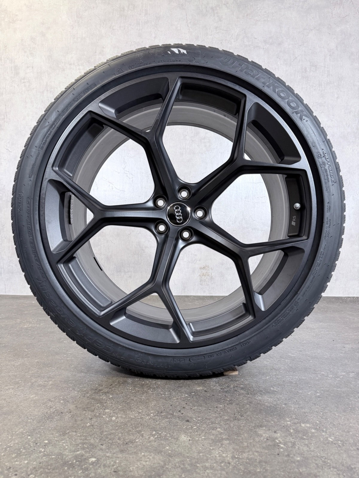 Audi RSQ8 RS Q8 23 Zoll Felgen Winterreifen Winterräder original  neu Performanc