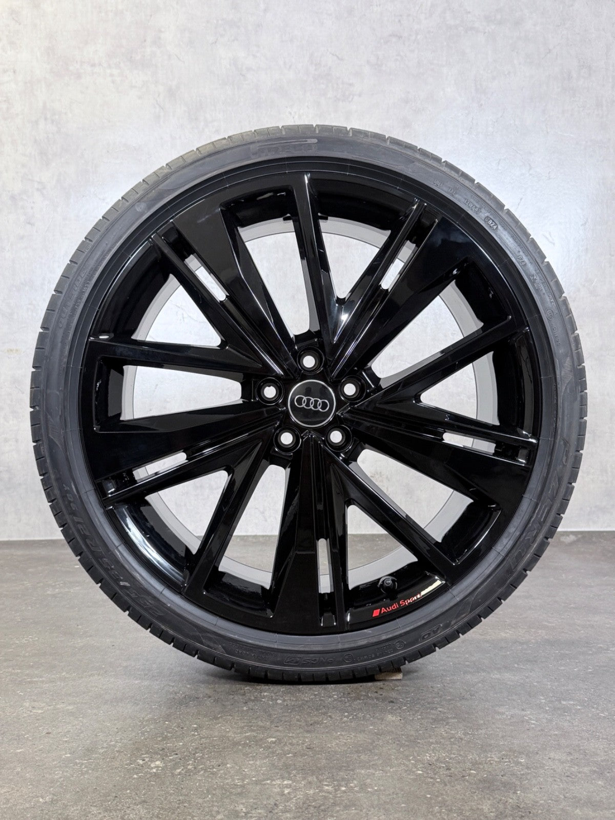 Original Audi A6 4K 21 Zoll C8 S6 S Line 4K0601025BK Pirelli