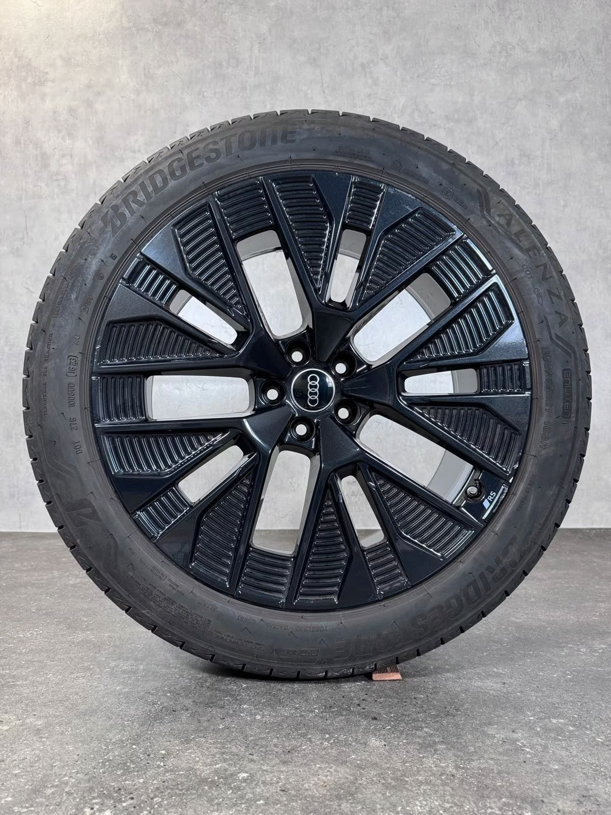 Audi Etron Q8 21 Zoll Felgen Sommerreifen Sommerräder E Tron 4KE601025AE