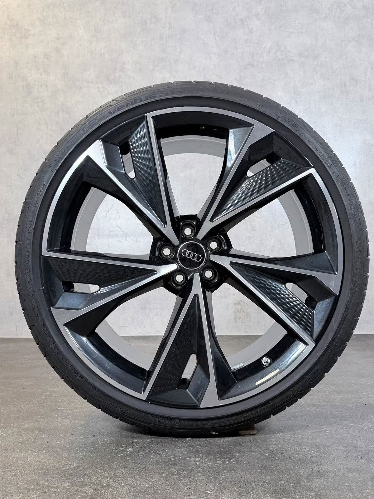 Audi RS6 C8 RS7 4K Struktur 22 Zoll Sommerräder Original Felgen Hankook
