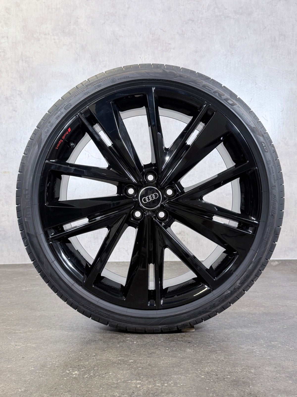 Original Audi A6 4K 21 Zoll C8 S6 S Line 4K0601025BK Pirelli