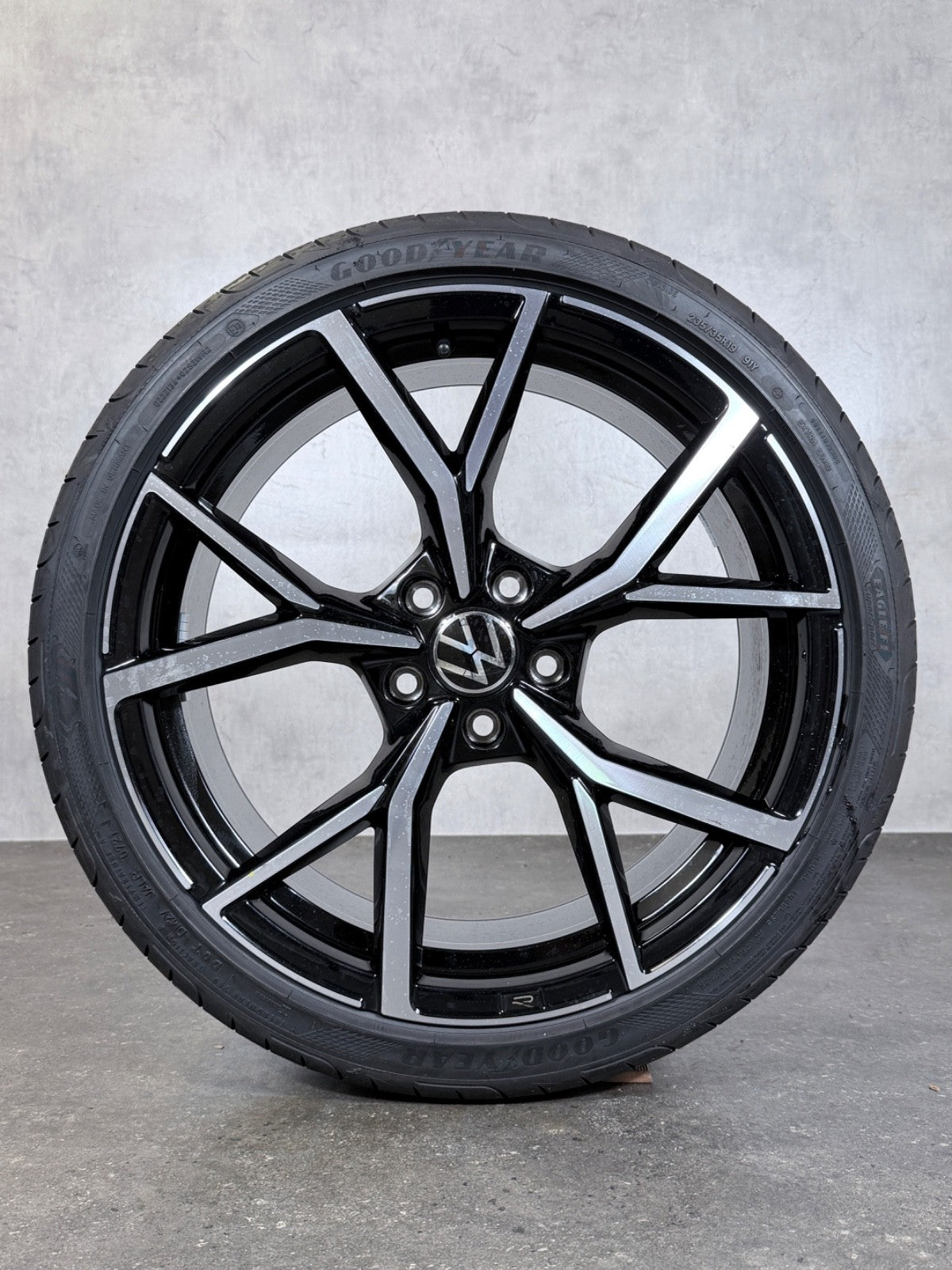 19 Zoll ORIGINAL VW Golf 8 VIII GTI GTD SOMMERRÄDER 5H0601025S