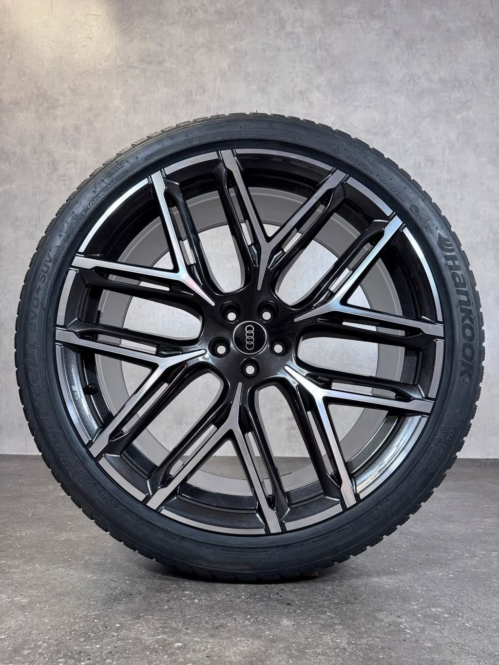 Audi RSQ8 RS Q8 23 Zoll Felgen Winterreifen Winterräder 4M8601025BJ neu