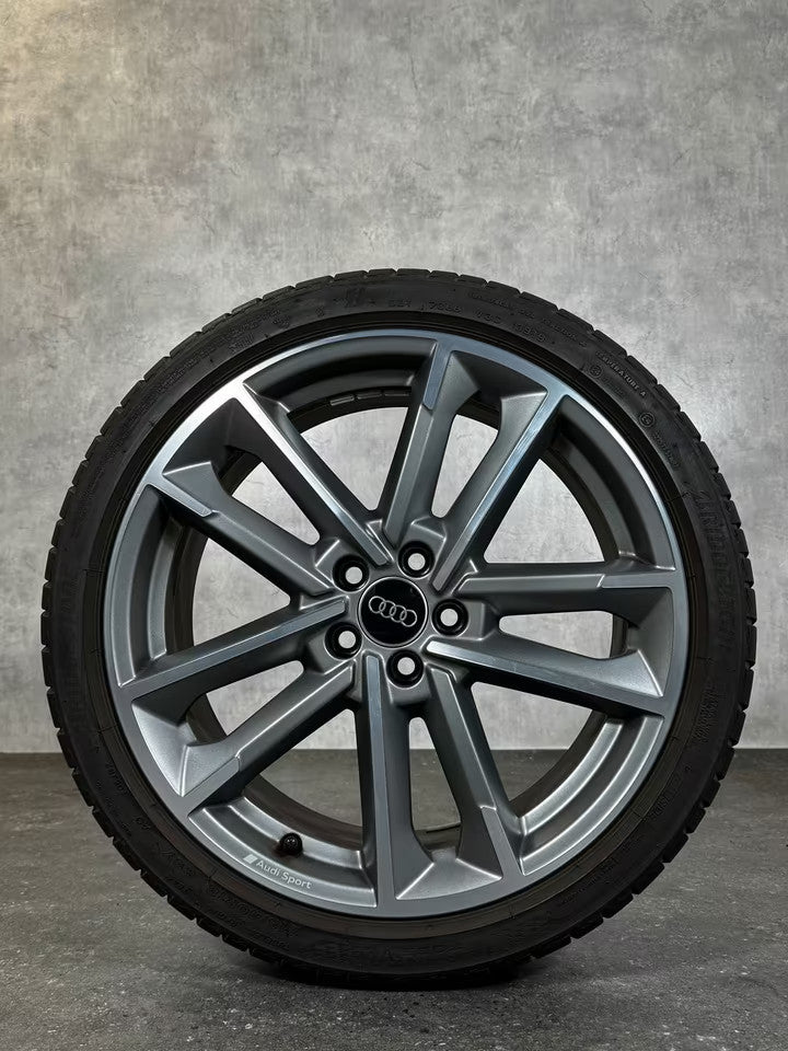 Audi A1 II GB 82A 18 Zoll Felgen Sommerreifen Sommerräder 82A601025AF