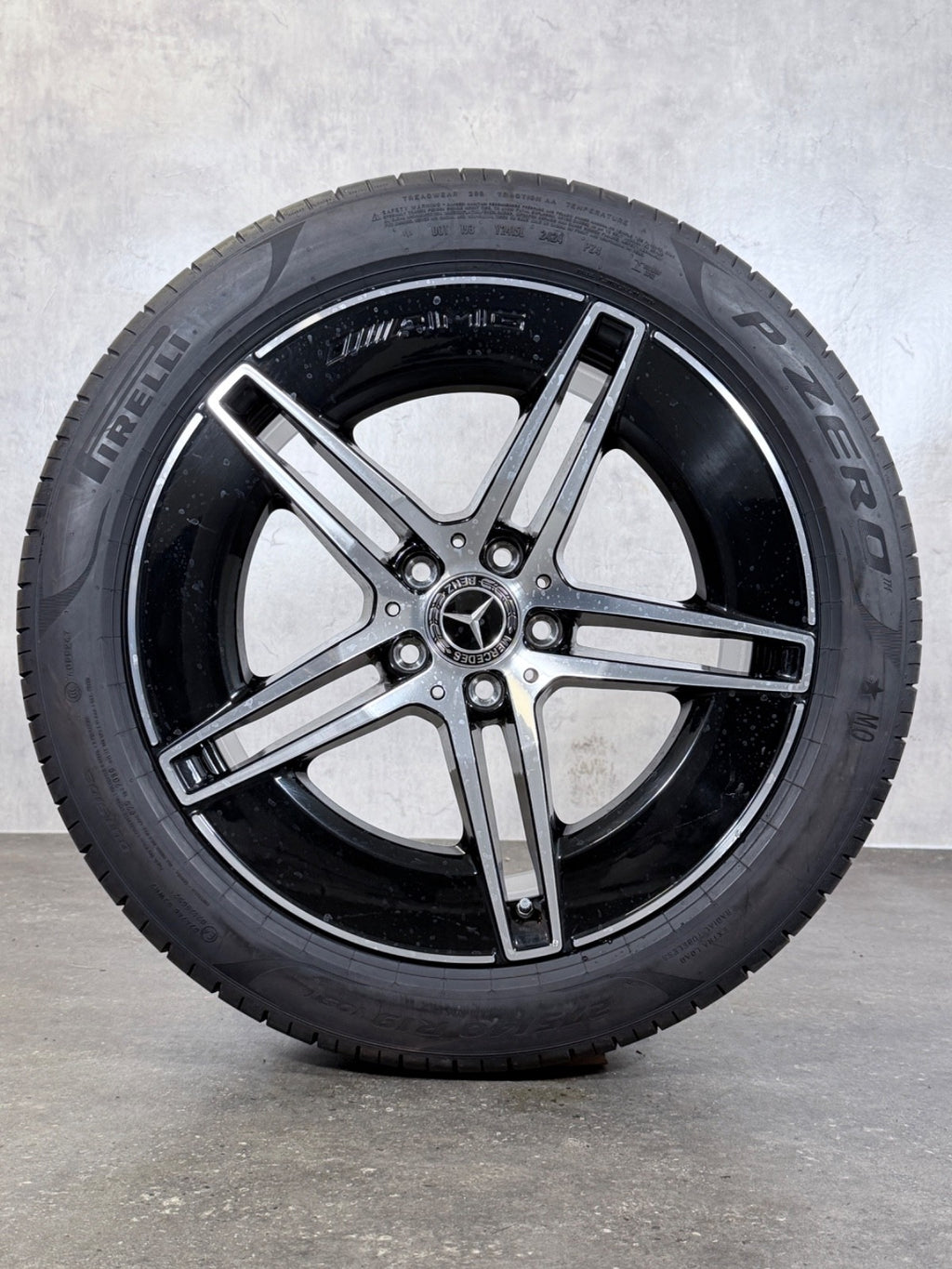 Original Mercedes E-Klasse W214 S214 19 Zoll Felgen Sommerreifen 245/45 275/40