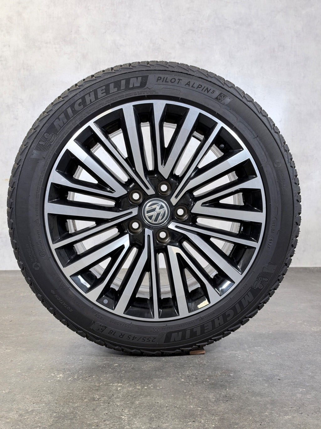 VW T5 T6 T6.1 Palmerston 18 Zoll Felgen Winterreifen Winterräder 7E0601025S