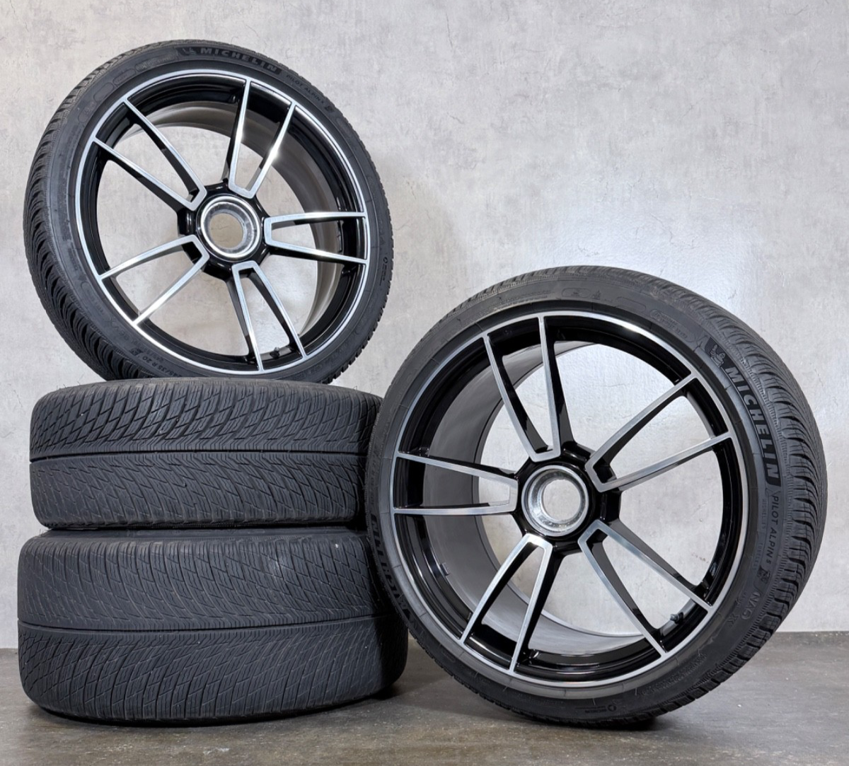 Porsche 992 20 21 Zoll Turbo S Winter Räder Michelin TOP 7mm