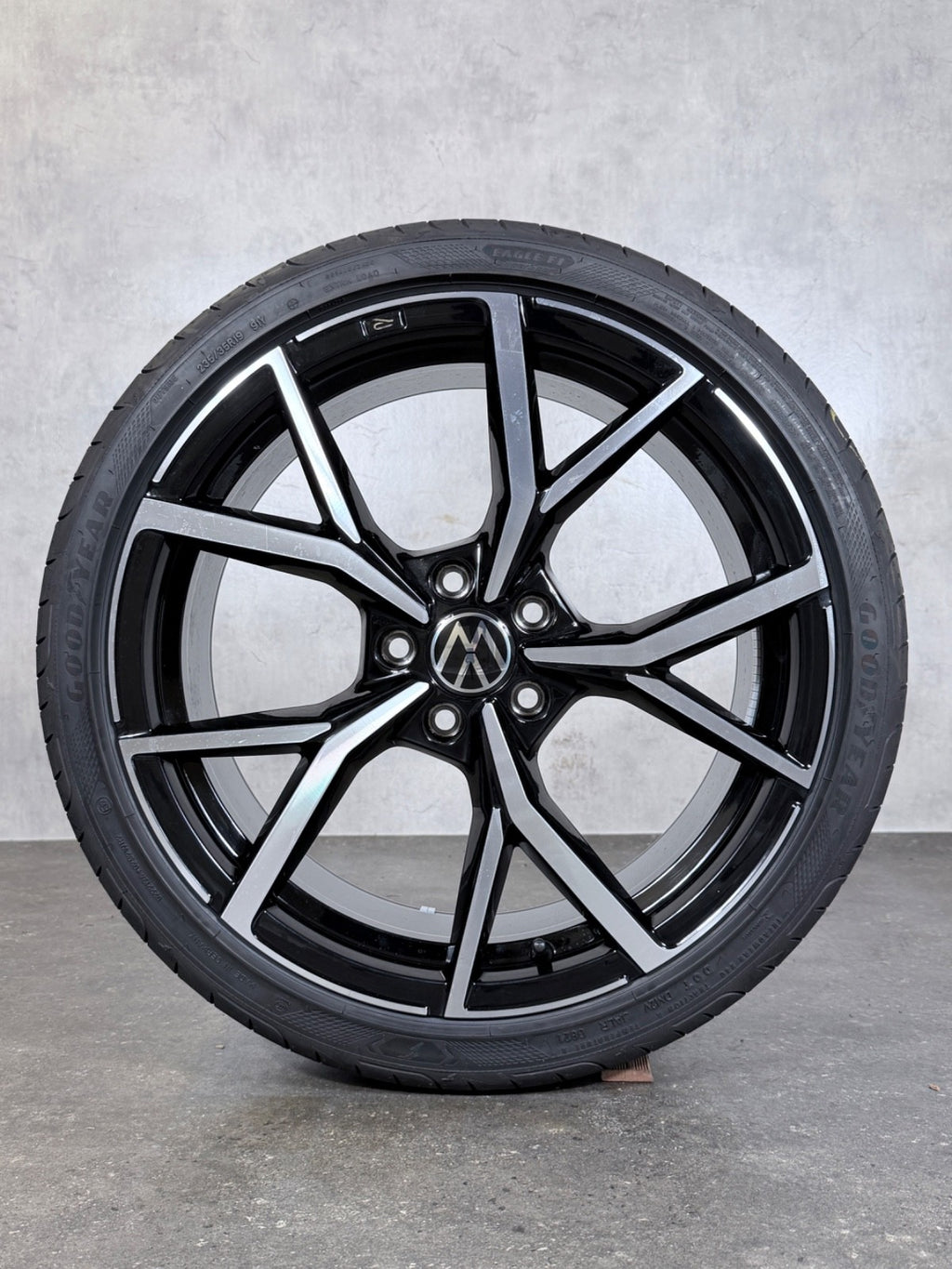 19 Zoll ORIGINAL VW Golf 8 VIII GTI GTD SOMMERRÄDER 5H0601025S