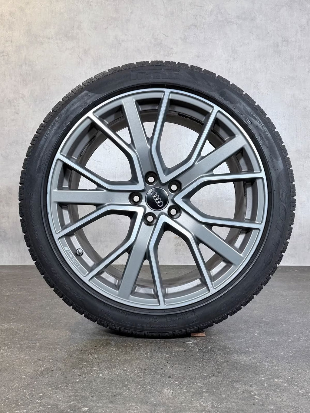 20 Zoll original Audi Q3 RSQ3 F3 83A601025T Alufelgen Winterräder Winterreifen