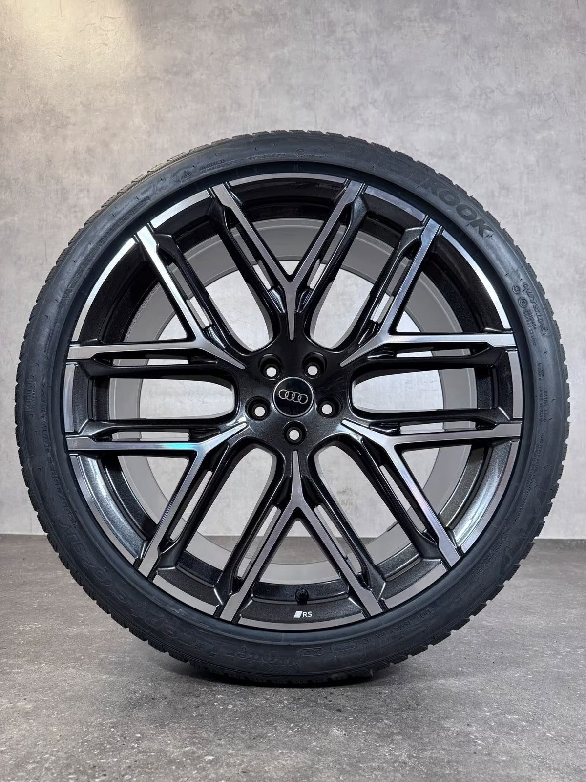 Audi RSQ8 RS Q8 23 Zoll Felgen Winterreifen Winterräder 4M8601025BJ neu
