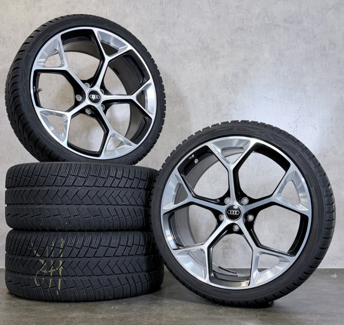 Audi RS4 RS5 Felgen 20 Zoll B9 8W F5 Winterräder 8W0601025GJ schwarz glanz