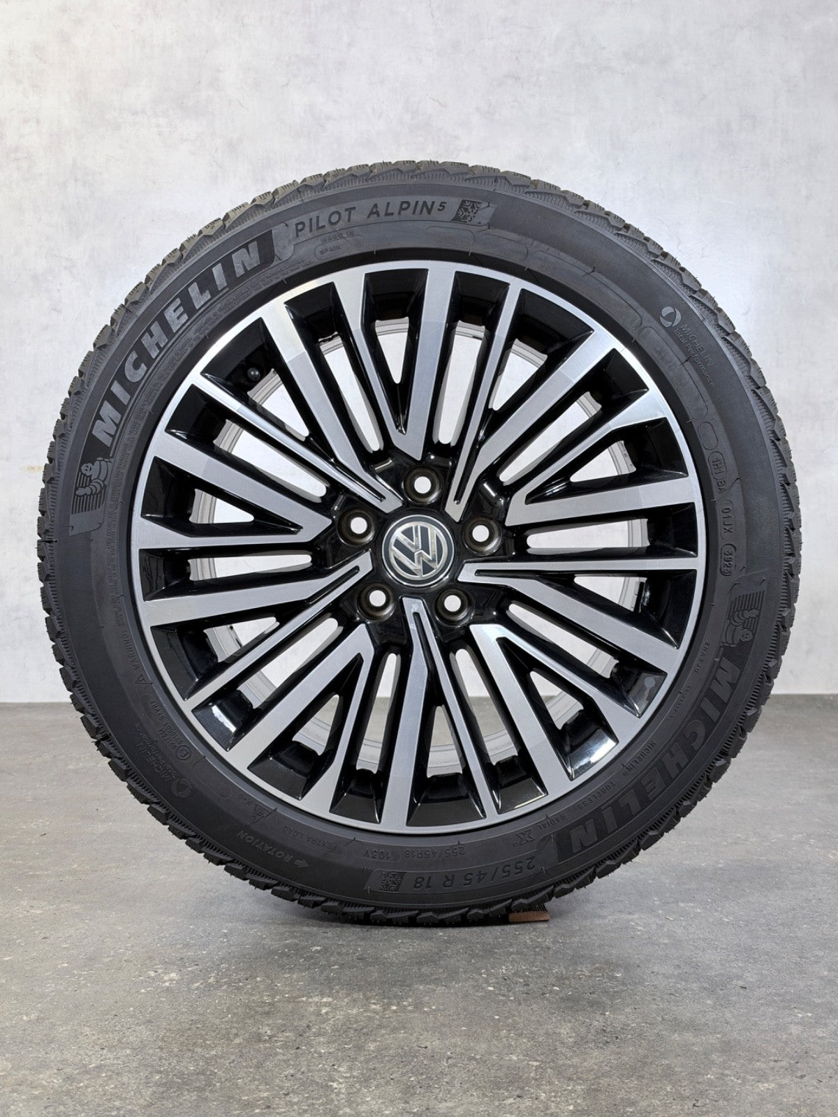 VW T5 T6 T6.1 Palmerston 18 Zoll Felgen Winterreifen Winterräder 7E0601025S