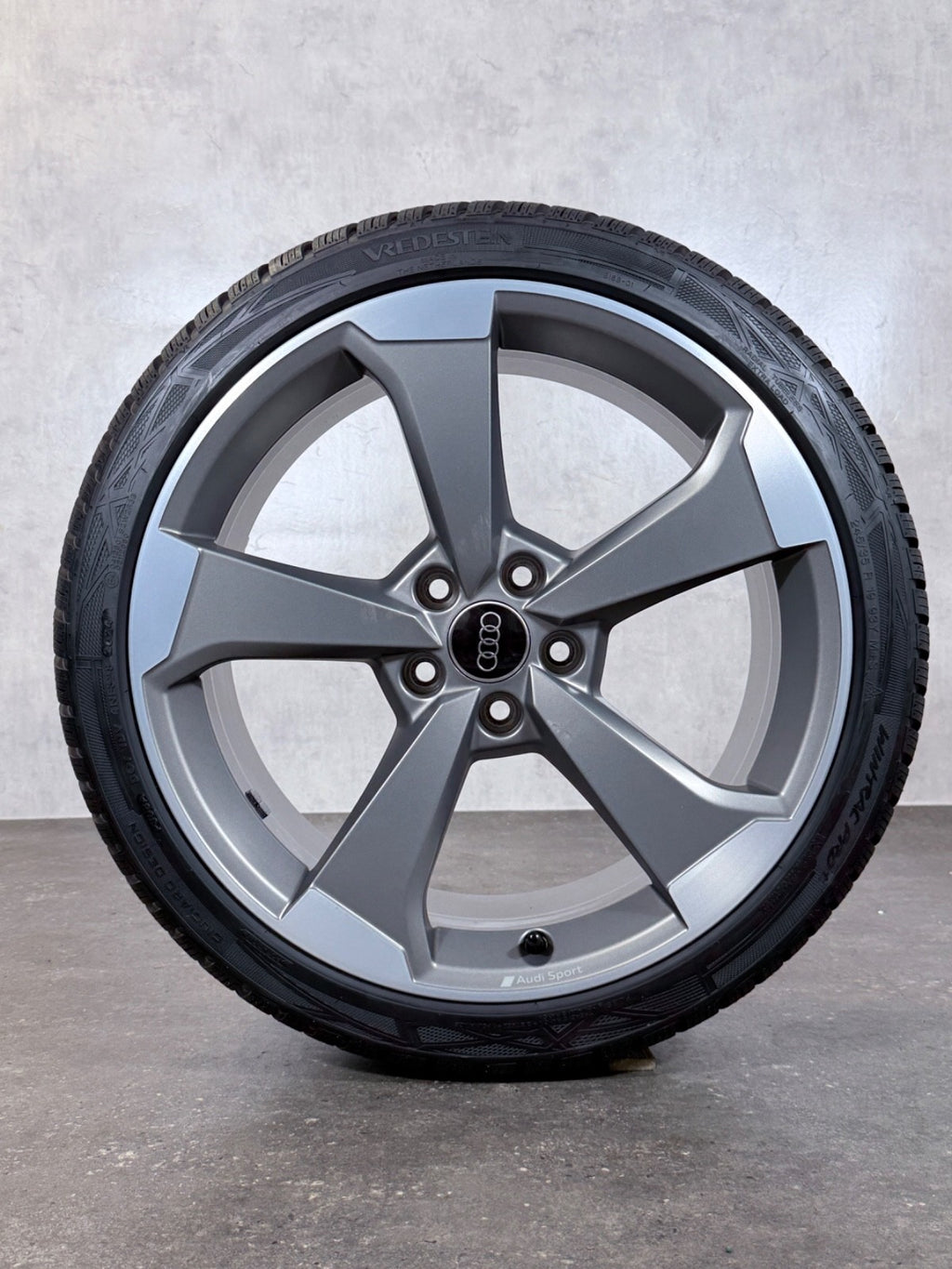 Original Audi A4 S4 8W B9 19 Zoll ROTOR Alu-Felgen Winterräder Winterreifen 8W0