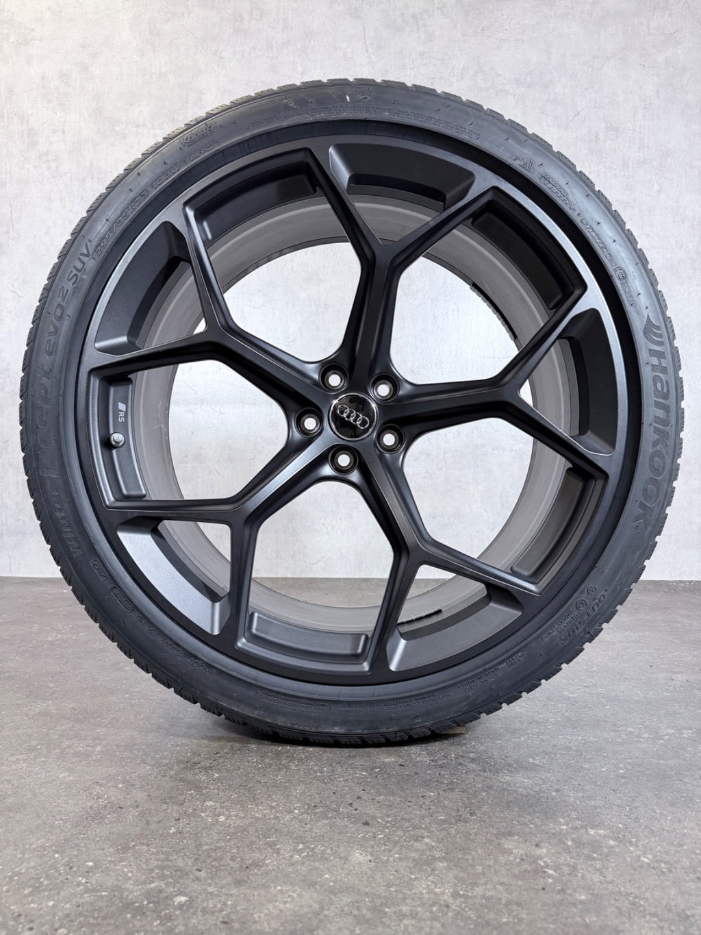 Audi RSQ8 RS Q8 23 Zoll Felgen Winterreifen Winterräder original  neu Performanc