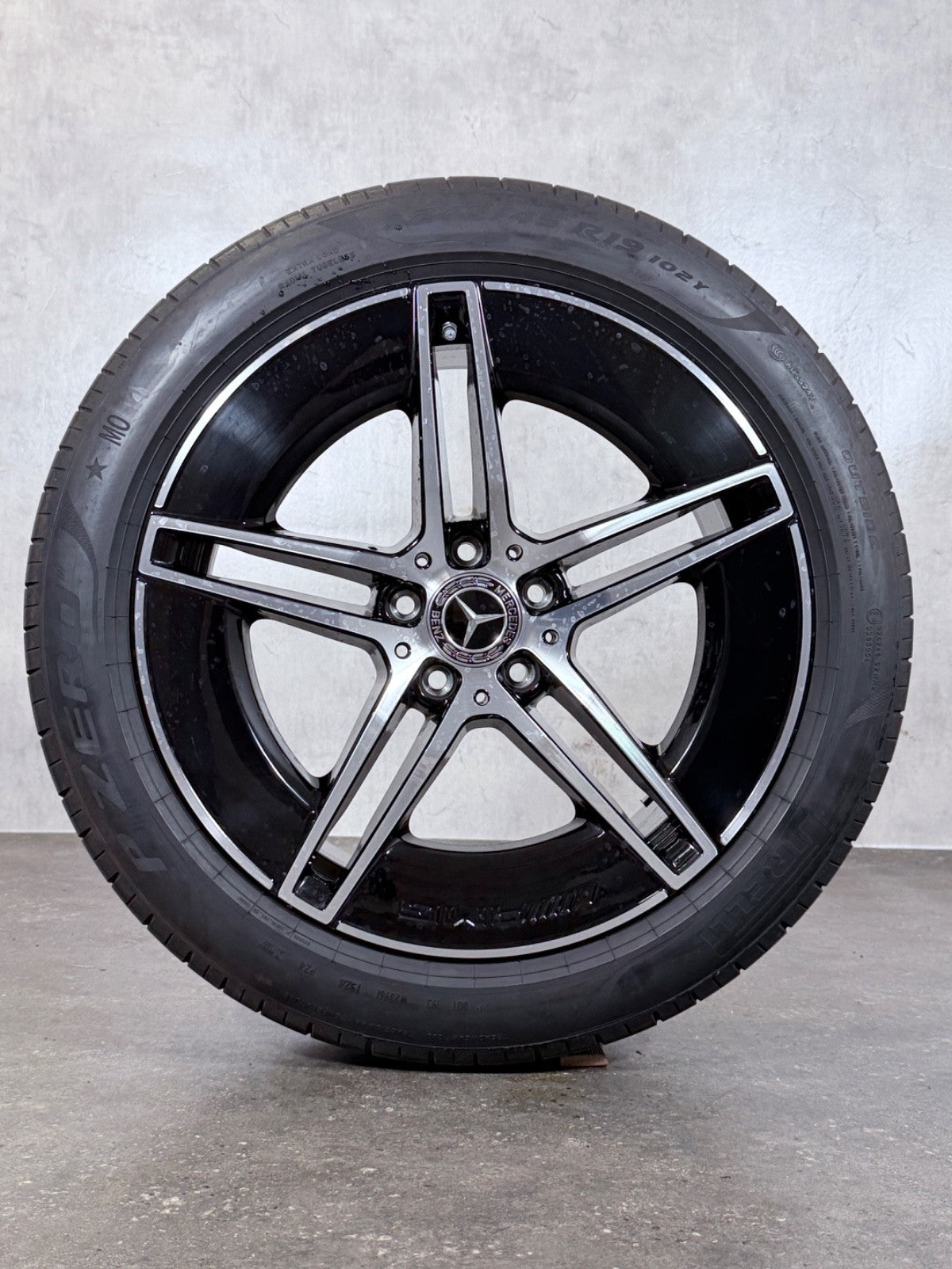 Original Mercedes E-Klasse W214 S214 19 Zoll Felgen Sommerreifen 245/45 275/40