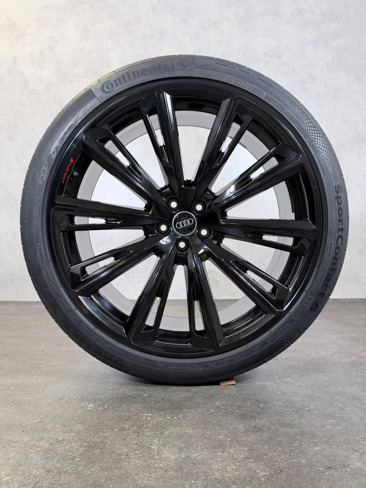 Audi Q8 SQ8 Felgen 23 Zoll 4M8 Sommerräder Trapezoid 4M8601025R schwarz glanz