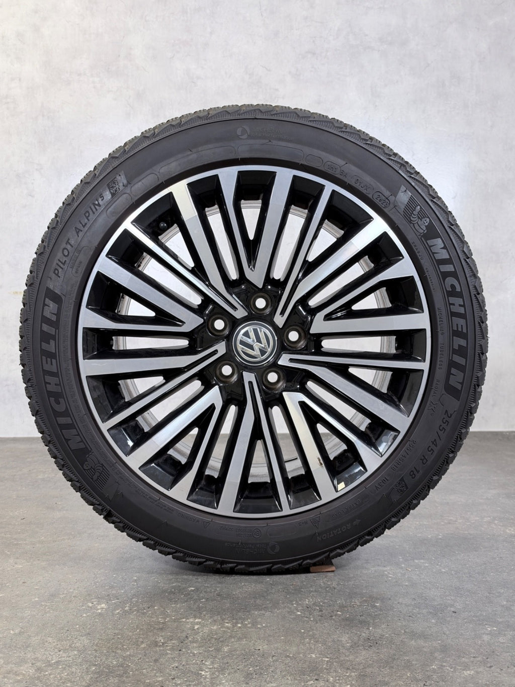 VW T5 T6 T6.1 Palmerston 18 Zoll Felgen Winterreifen Winterräder 7E0601025S