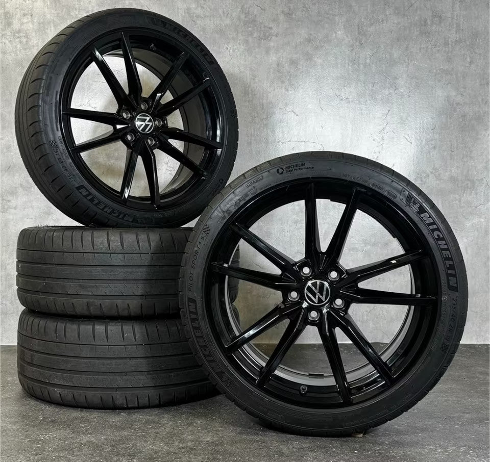 VW Passat B8 3G Pretoria Alufelgen Sommerreifen 235/40 R 19 Seal 3G0601025BH